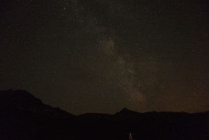 Die Milchstraße. 10 Sek. mit 1600 ISO und f/1,7, Einzelaufnahme, keine Filter, nachbearbeitet mit Affinity-Foto.